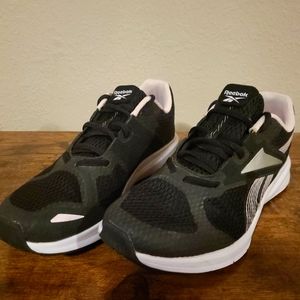 NIB New Woman Size 8 Reebok Endless Road 2.0 EH2659 Running Shoe Black & Pink